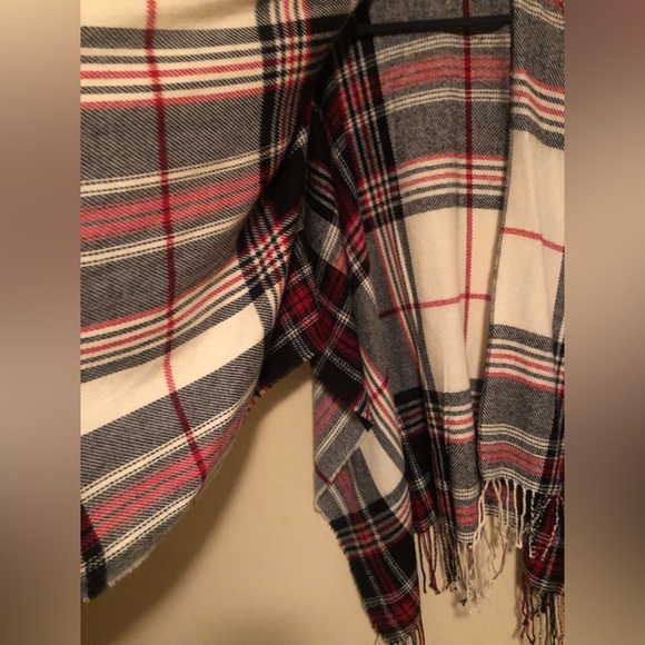 Ruana - Picture 2 of 3